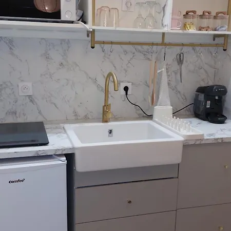 Apartment Cocon Confort Avec Parking Gratuit Nimes