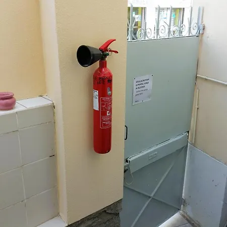 Cocon Confort Avec Parking Gratuit 아파트 님